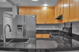 327 NW Park Ave, Portland, OR 97209 - Photo 15