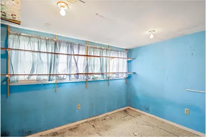 606 NW Nichol Ave, Myrtle Creek, OR 97457 - Photo 7