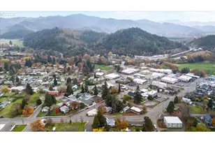 606 NW Nichol Ave, Myrtle Creek, OR 97457 - Photo 5