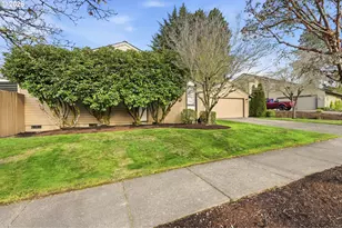 10805 SW Summer Lake Dr, Portland, OR 97223 - Photo 3