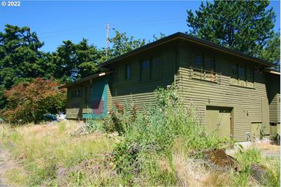 6520 NE Sandy Blvd, Portland, OR 97213 - Photo 1