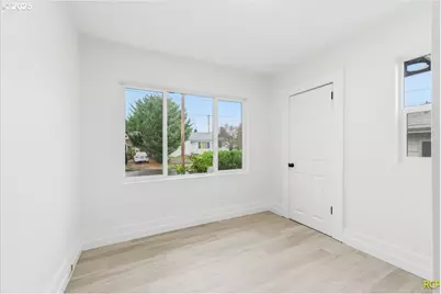 1124 NE 81st Ave, Portland, OR 97213 - Photo 7