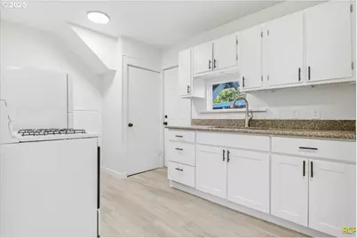 1124 NE 81st Ave, Portland, OR 97213 - Photo 15