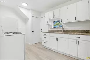 1124 NE 81st Ave, Portland, OR 97213 - Photo 15