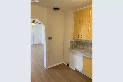 218 S 19th St, Springfield, OR 97477 - Photo 17