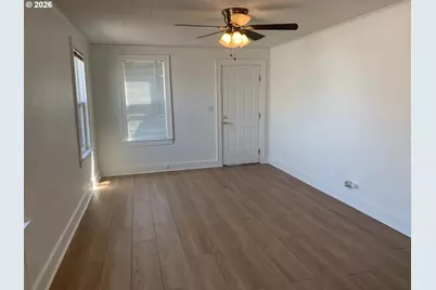 218 S 19th St, Springfield, OR 97477 - Photo 5