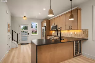 6945 N Burr Ave, Portland, OR 97203 - Photo 7