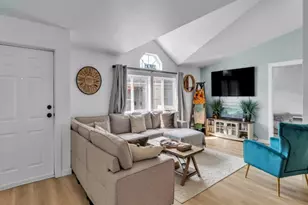 1000 S McKern Ct, Newberg, OR 97132 - Photo 3