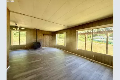 76582 Davis Rd, Oakridge, OR 97463 - Photo 7