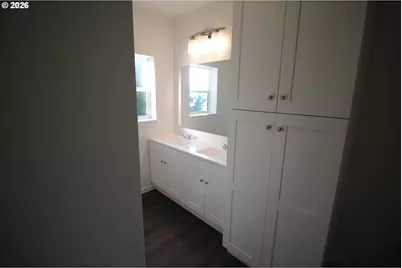 186 SW Rainbow Ave, Dallas, OR 97338 - Photo 9