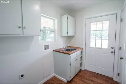 28788 Gimpl Hill Rd, Eugene, OR 97402 - Photo 17