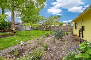 1392 SW Myrtle St, Dundee, OR 97115 - Photo 35