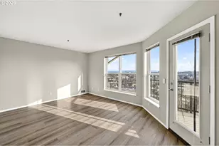 410 NW Uptown Terrace, Portland, OR 97210 - Photo 9