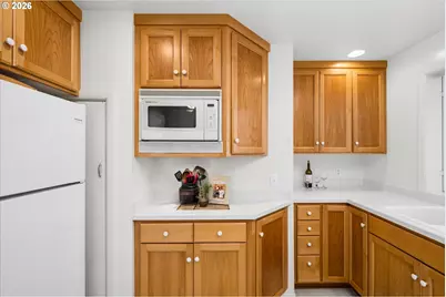190 W 36th Ave, Eugene, OR 97405 - Photo 13