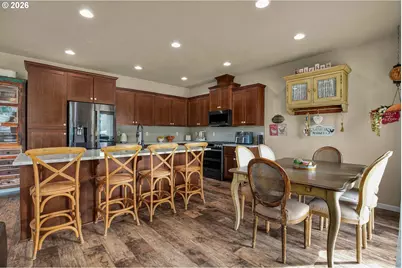 7379 NW 170th Ave, Portland, OR 97229 - Photo 9