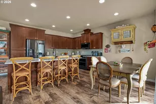 7379 NW 170th Ave, Portland, OR 97229 - Photo 9