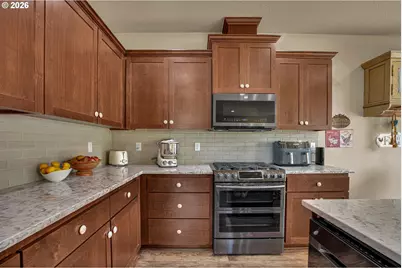 7379 NW 170th Ave, Portland, OR 97229 - Photo 13