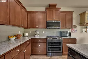 7379 NW 170th Ave, Portland, OR 97229 - Photo 13