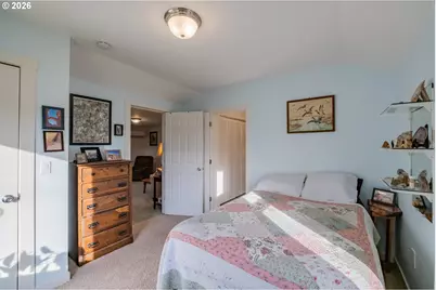 269 S 2nd St, Lebanon, OR 97355 - Photo 9