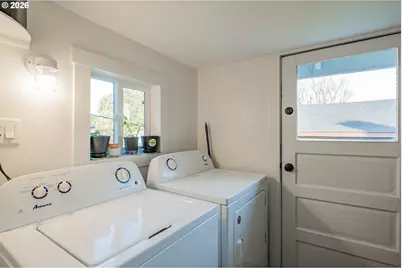 269 S 2nd St, Lebanon, OR 97355 - Photo 15