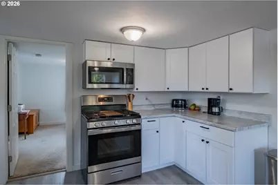 269 S 2nd St, Lebanon, OR 97355 - Photo 7