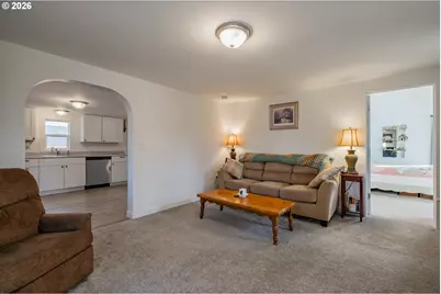 269 S 2nd St, Lebanon, OR 97355 - Photo 3