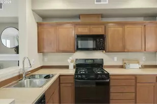 2886 NW Kennedy Ct, Portland, OR 97229 - Photo 9