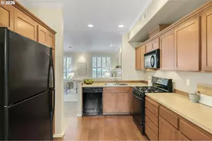 2886 NW Kennedy Ct, Portland, OR 97229 - Photo 11