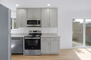 7028 SE 86th Ave, Portland, OR 97266 - Photo 7