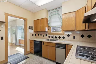 805 E 12th St, The Dalles, OR 97058 - Photo 17