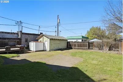 805 E 12th St, The Dalles, OR 97058 - Photo 9