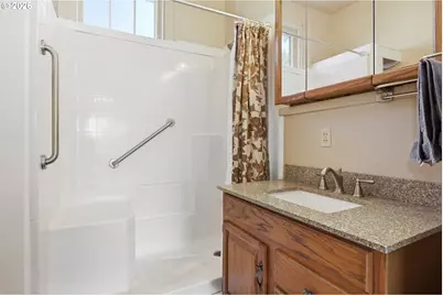 805 E 12th St, The Dalles, OR 97058 - Photo 21