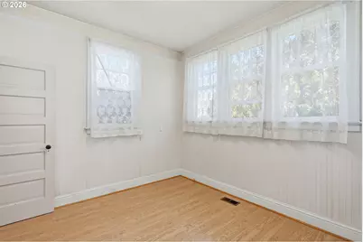 805 E 12th St, The Dalles, OR 97058 - Photo 19