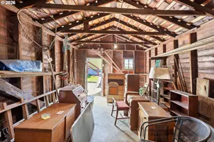 805 E 12th St, The Dalles, OR 97058 - Photo 33