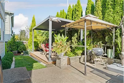 526 NE 77th Ave, Hillsboro, OR 97124 - Photo 43