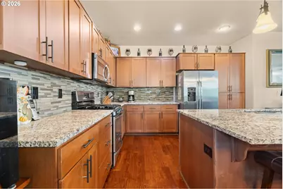 526 NE 77th Ave, Hillsboro, OR 97124 - Photo 17