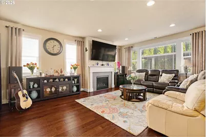 526 NE 77th Ave, Hillsboro, OR 97124 - Photo 9