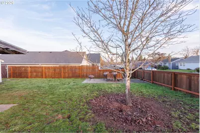 886 SW Birch St, Dallas, OR 97338 - Photo 17