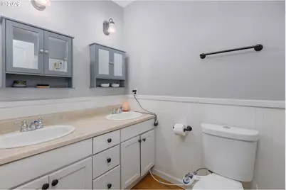 886 SW Birch St, Dallas, OR 97338 - Photo 3