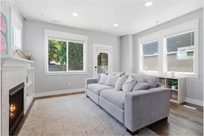 9578 N Burr Ave, Portland, OR 97203 - Photo 7