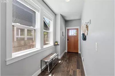 9578 N Burr Ave, Portland, OR 97203 - Photo 5