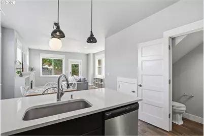 9578 N Burr Ave, Portland, OR 97203 - Photo 15