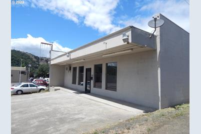 728 SE Rice Ave, Roseburg, OR 97470 - Photo 1