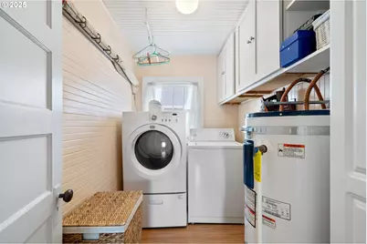 210 Cypress Ave, Garibaldi, OR 97118 - Photo 21