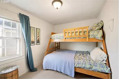 210 Cypress Ave, Garibaldi, OR 97118 - Photo 17