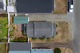 210 Cypress Ave, Garibaldi, OR 97118 - Photo 27