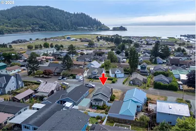 210 Cypress Ave, Garibaldi, OR 97118 - Photo 29