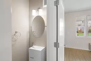 10843 E Burnside St, Portland, OR 97216 - Photo 13