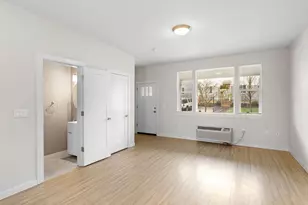 10843 E Burnside St, Portland, OR 97216 - Photo 11