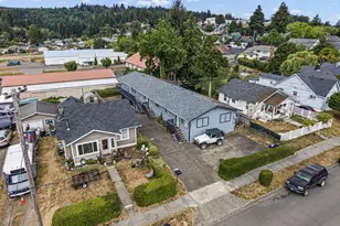 1063 S 4th St, Coos Bay, OR 97420 - Photo 1